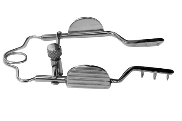 Surgical Retractor